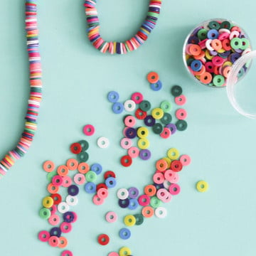 Boite de perles rondelles heishi 3 mm - mix de couleurs pop