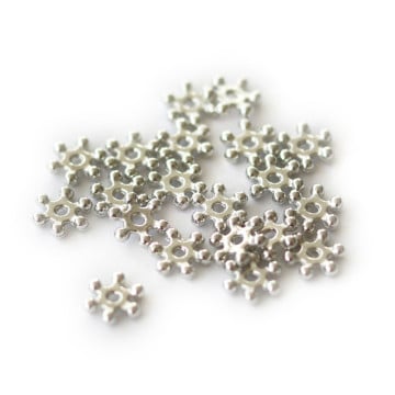 Lot de 20 perles heishi intercalaire - Toupies argentées 6 x 4 mm