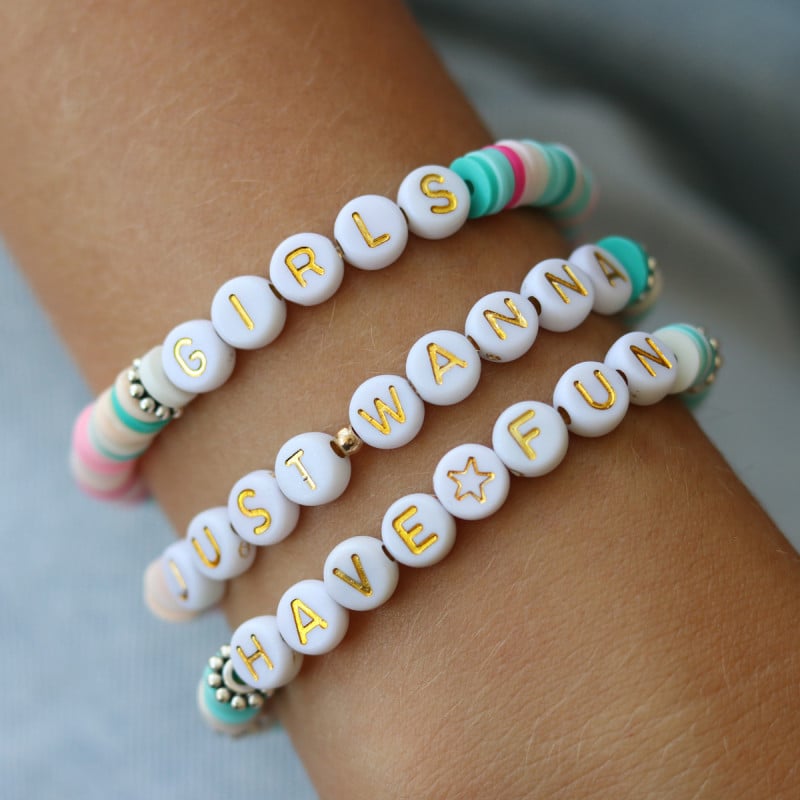 Perles lettres 3 mots pour bracelet à personnaliser - Girls, Just Wanna et Have Fun